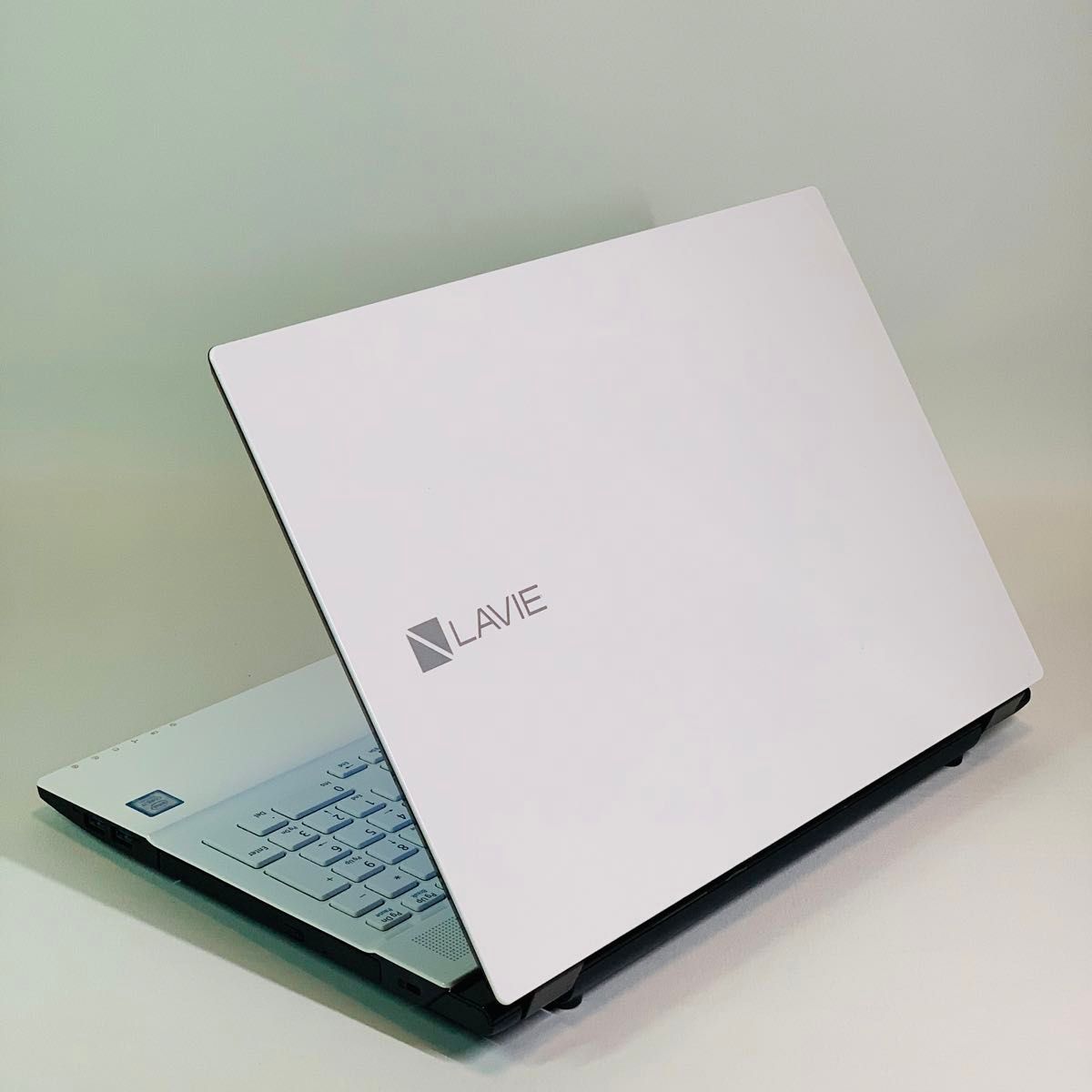Core i7/新品SSD1TB/メモリ32GB/カメラ/Windows 11/NEC/ホワイト Core i7/新品SSD1TB/メモリ32GB/カメラ/Windows 11/NEC/ホワイト