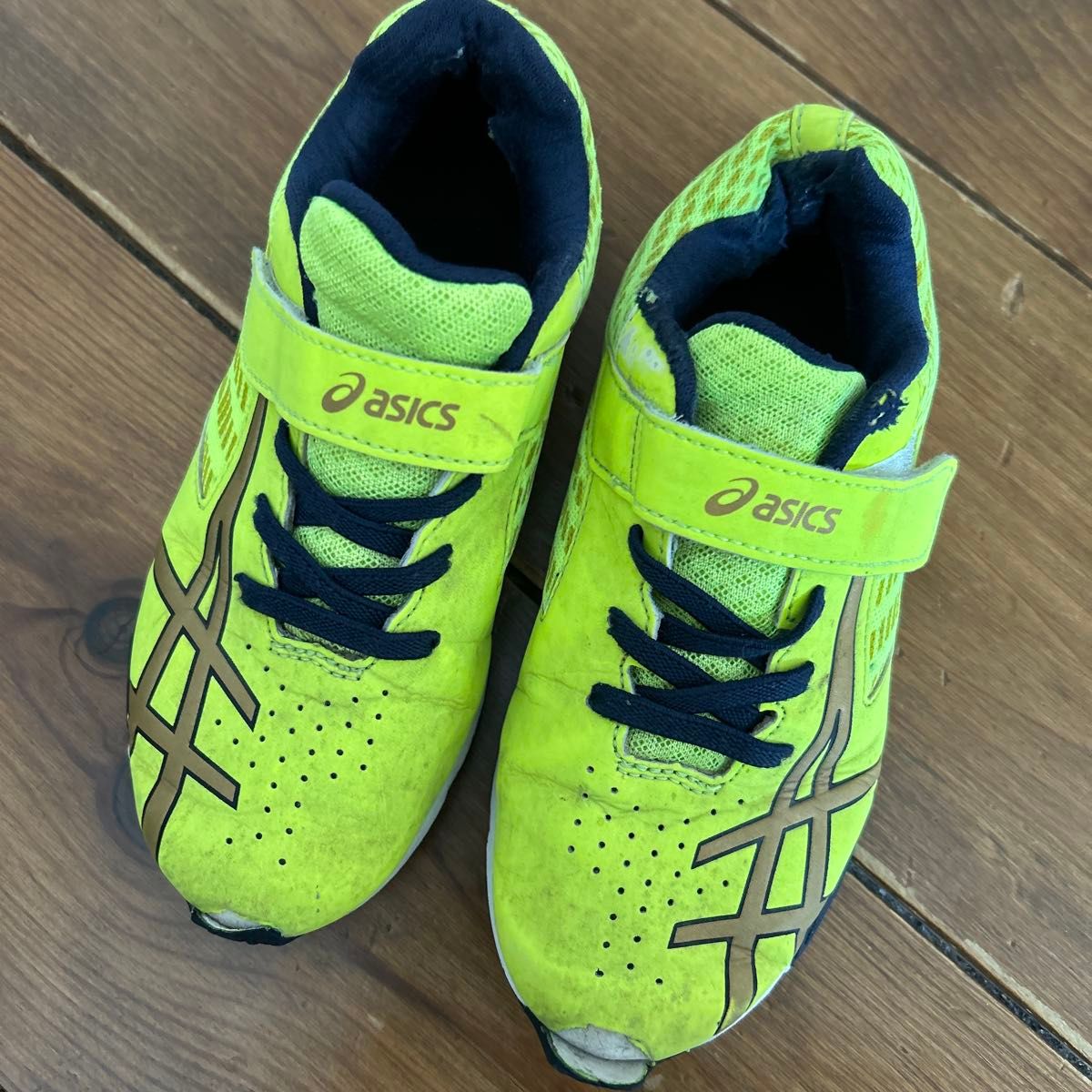 asics ランニングシューズ 蛍光イエロー スニーカー子供ジュニア asics ランニングシューズ 蛍光イエロー スニーカー子供ジュニア