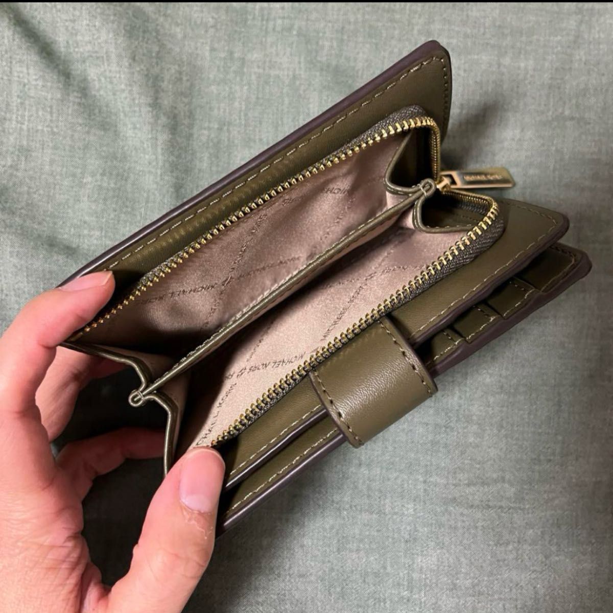 MICHAEL KORS 折り財布 カーキ グリーン 二つ折り財布 MK柄 MICHAEL KORS 折り財布 カーキ グリーン 二つ折り財布 MK柄