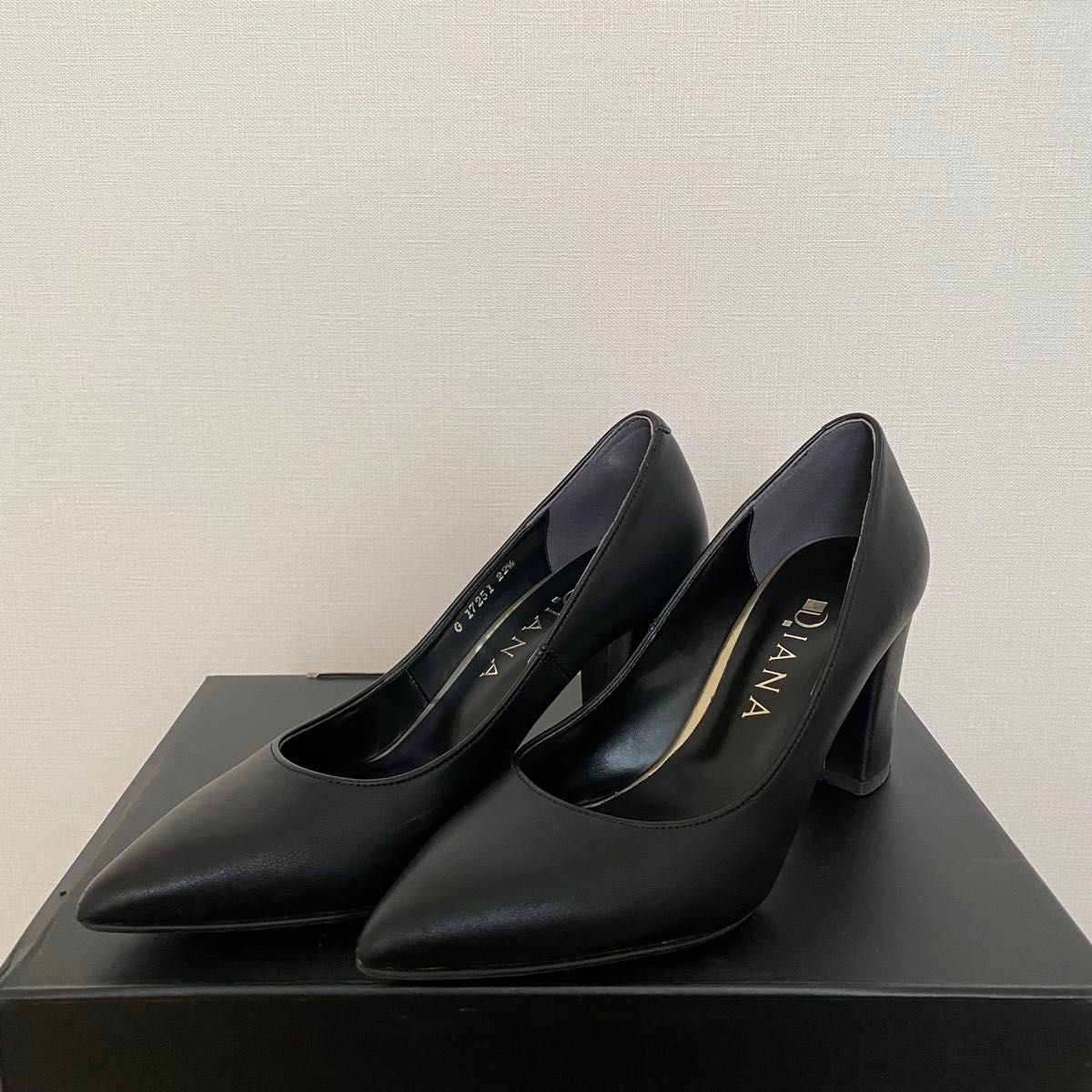ダイアナ DIANA パンプス ブラック 22 5cm 美品 雨もOK|Yahoo ダイアナ DIANA パンプス ブラック 22 5cm 美品 雨もOK|Yahoo