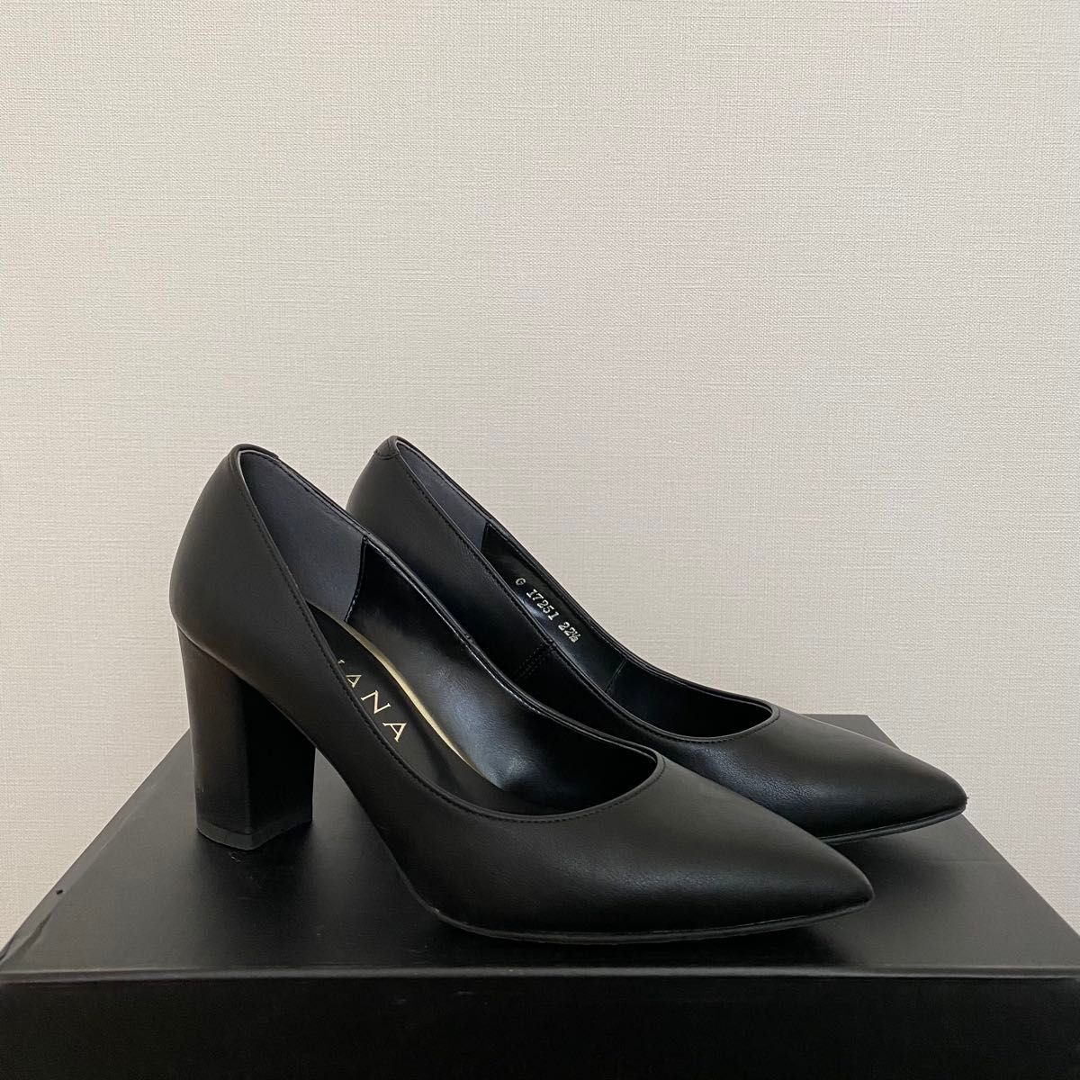 ダイアナ DIANA パンプス ブラック 22 5cm 美品 雨もOK|Yahoo ダイアナ DIANA パンプス ブラック 22 5cm 美品 雨もOK|Yahoo