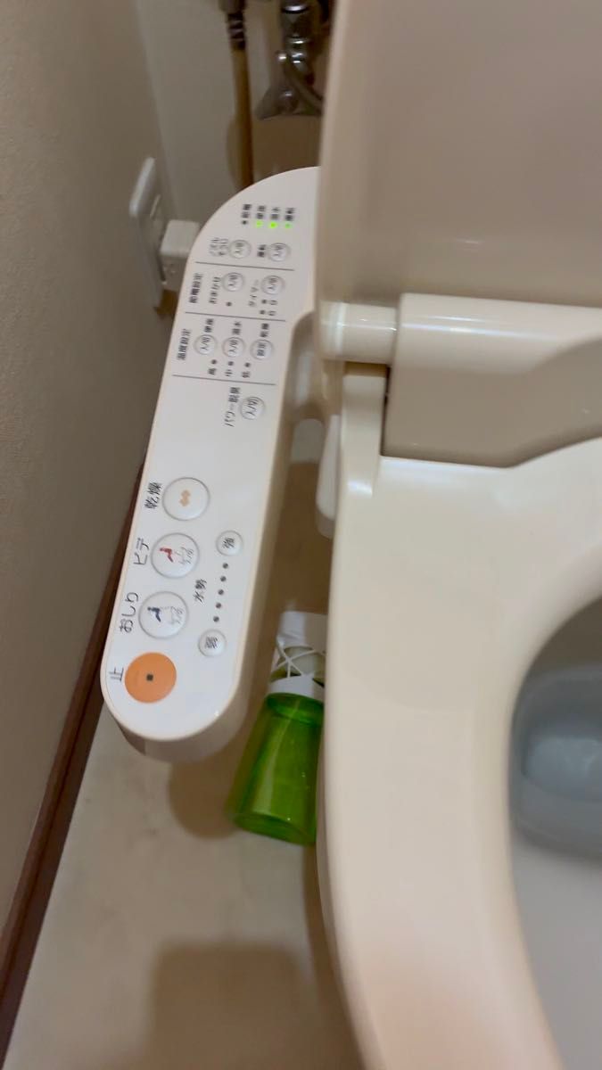 ネット販売価格31500円〜格安 在庫複数有 温水洗浄便座 TOTO ネット販売価格31500円〜格安 在庫複数有 温水洗浄便座 TOTO