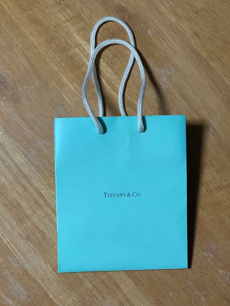 ティファニー TIFFANY Co 箱 空箱 紙袋 ショッパー|Yahoo ティファニー TIFFANY Co 箱 空箱 紙袋 ショッパー|Yahoo