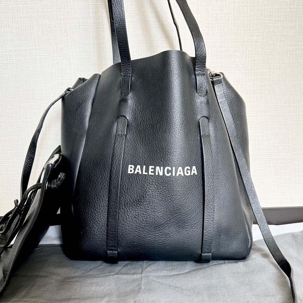 美品 2way BALENCIAGA トートバッグ ショルダー 黒 エブリデイ 美品 2way BALENCIAGA トートバッグ ショルダー 黒 エブリデイ