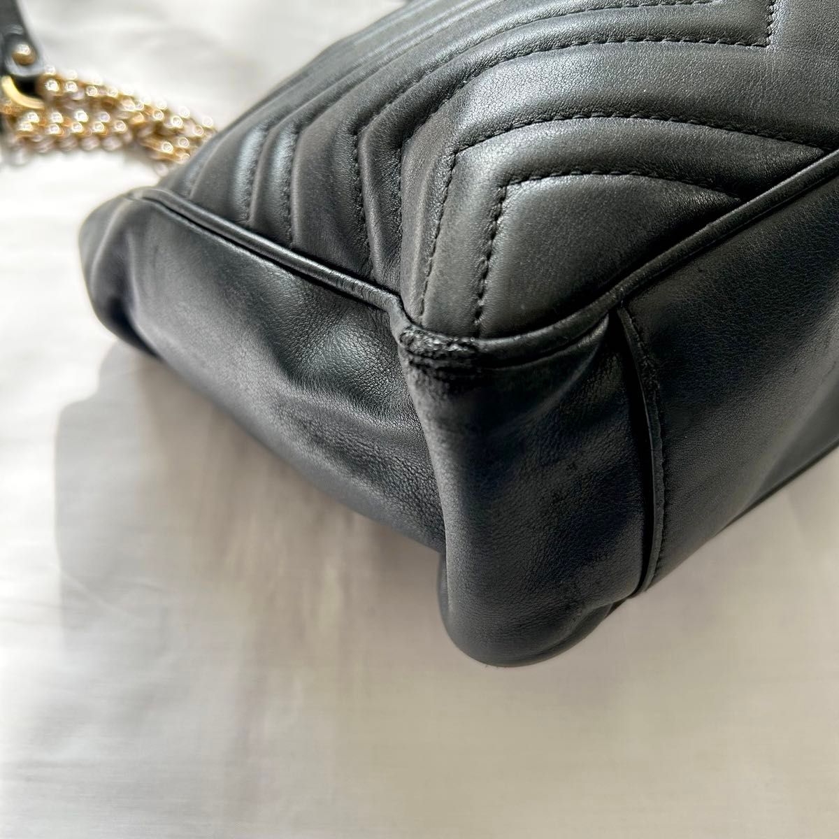 美品 GUCCI ショルダーバッグ GGマーモント 黒 レザー 443501 美品 GUCCI ショルダーバッグ GGマーモント 黒 レザー 443501