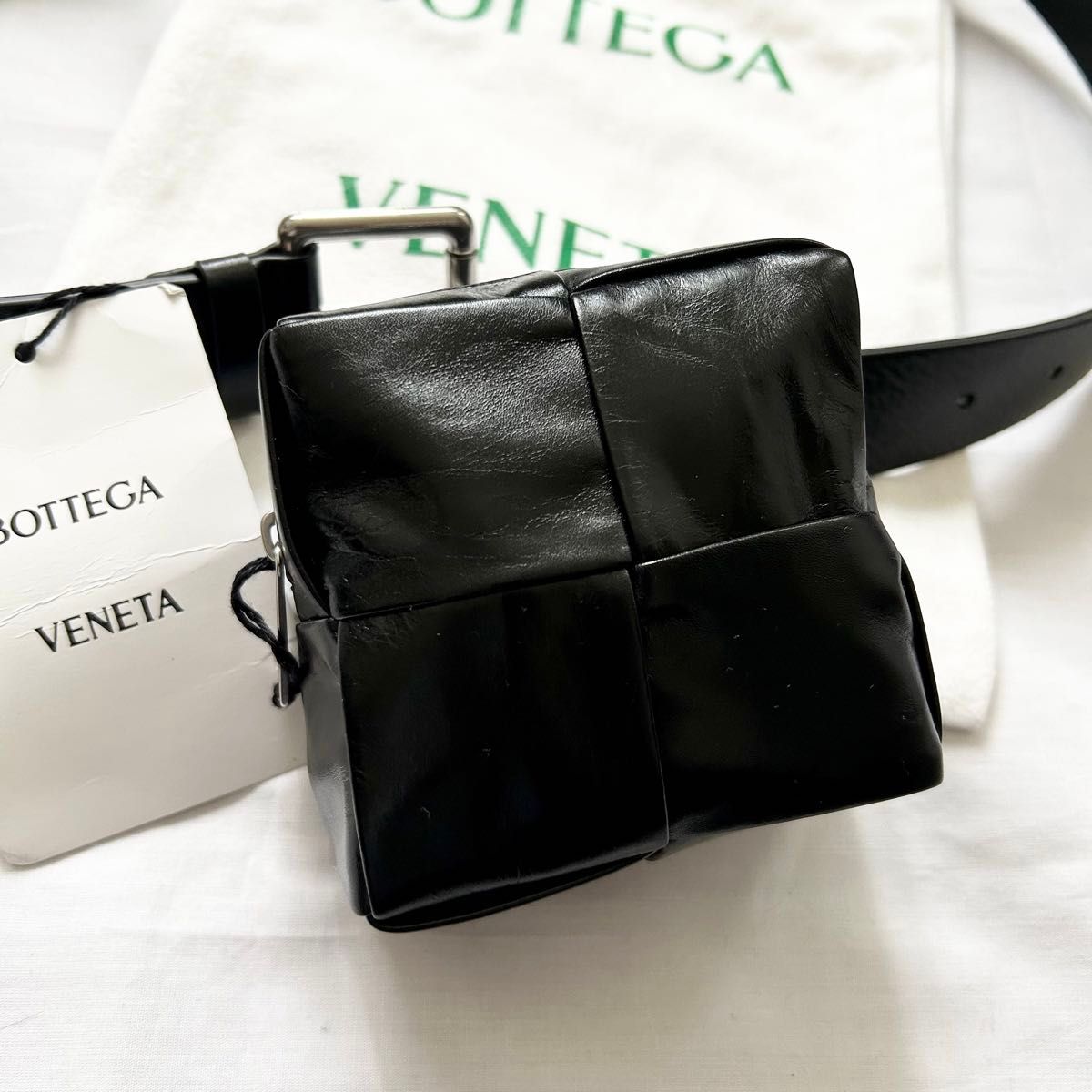 極美品 BOTTEGA VENETA ボディバッグ 黒 カセット レザー|Yahoo 極美品 BOTTEGA VENETA ボディバッグ 黒 カセット レザー|Yahoo