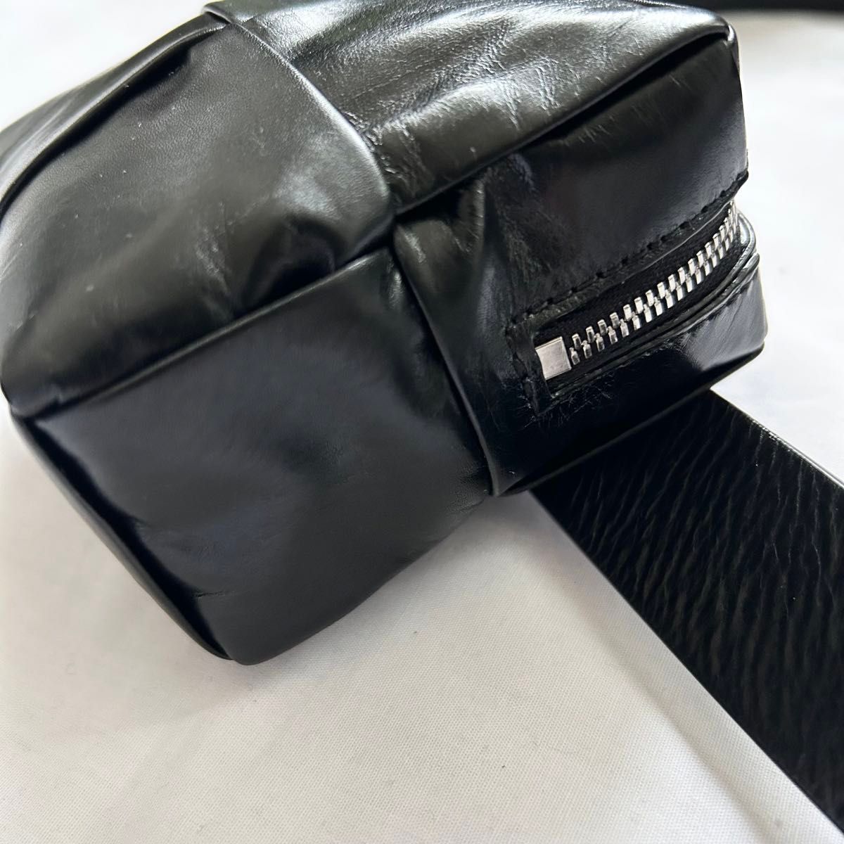 極美品 BOTTEGA VENETA ボディバッグ 黒 カセット レザー|Yahoo 極美品 BOTTEGA VENETA ボディバッグ 黒 カセット レザー|Yahoo