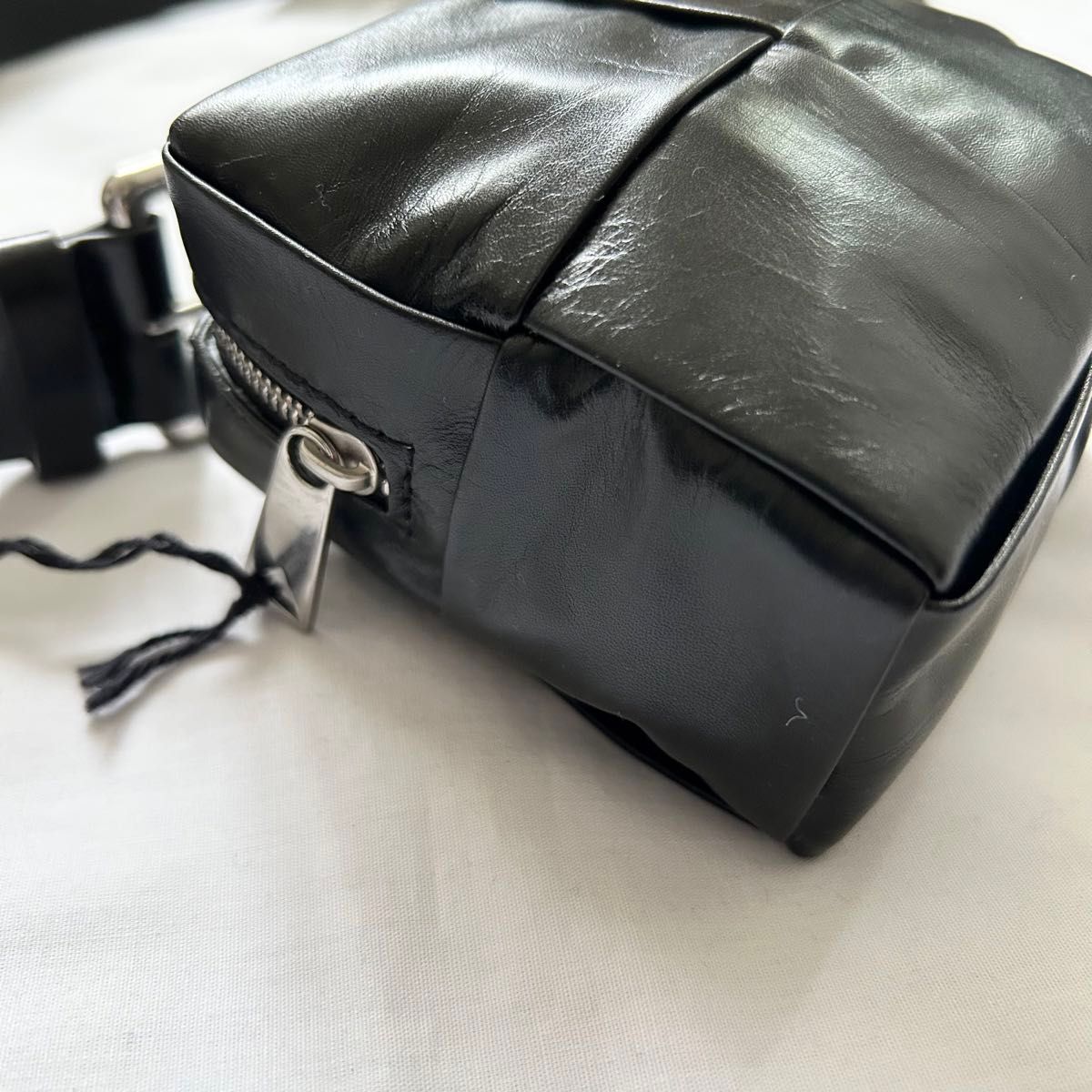 極美品 BOTTEGA VENETA ボディバッグ 黒 カセット レザー|Yahoo 極美品 BOTTEGA VENETA ボディバッグ 黒 カセット レザー|Yahoo