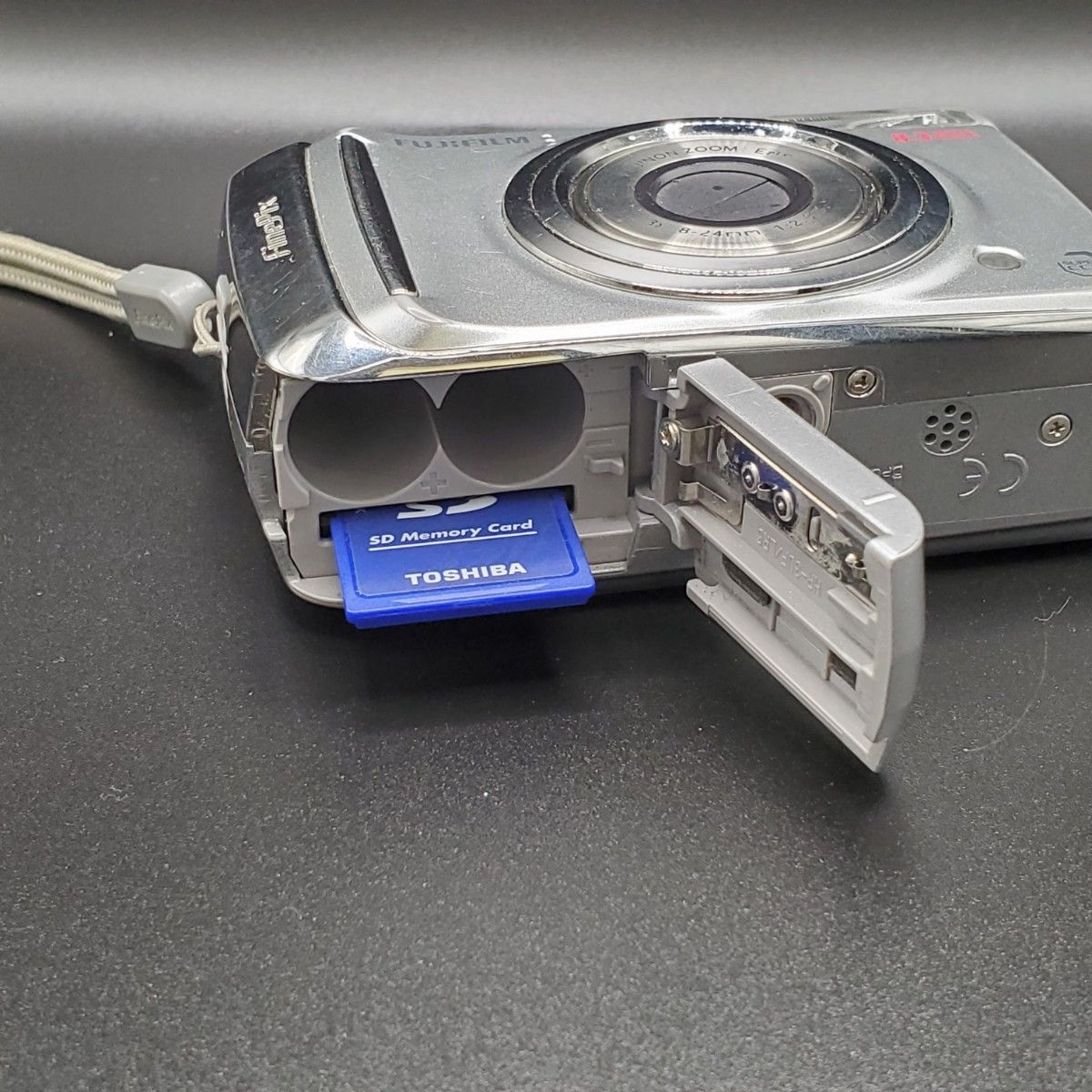 作例あり SD付き Fujifilm FinePix A800 オールドコンデジ 作例あり SD付き Fujifilm FinePix A800 オールドコンデジ