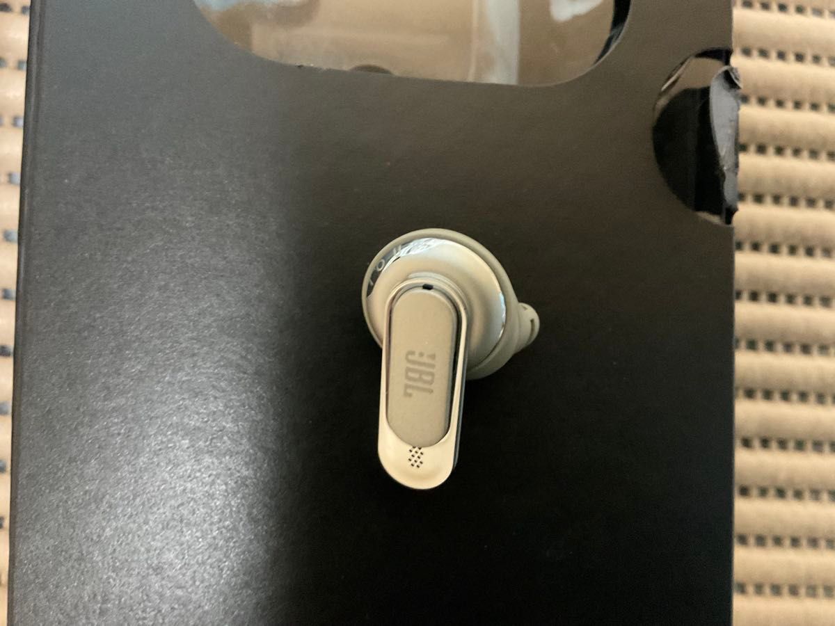 ワイヤレスイヤホン JBL Tour Pro 2 JBLTOURPRO2CPG Champagne ワイヤレスイヤホン JBL Tour Pro 2 JBLTOURPRO2CPG Champagne