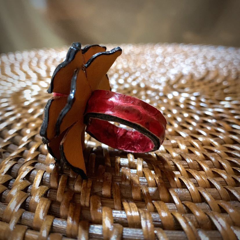 [ free shipping ][ hand made ] original leather . flower ring * free size 10~28 number * Berry pink black * in present .* ST_L1_13