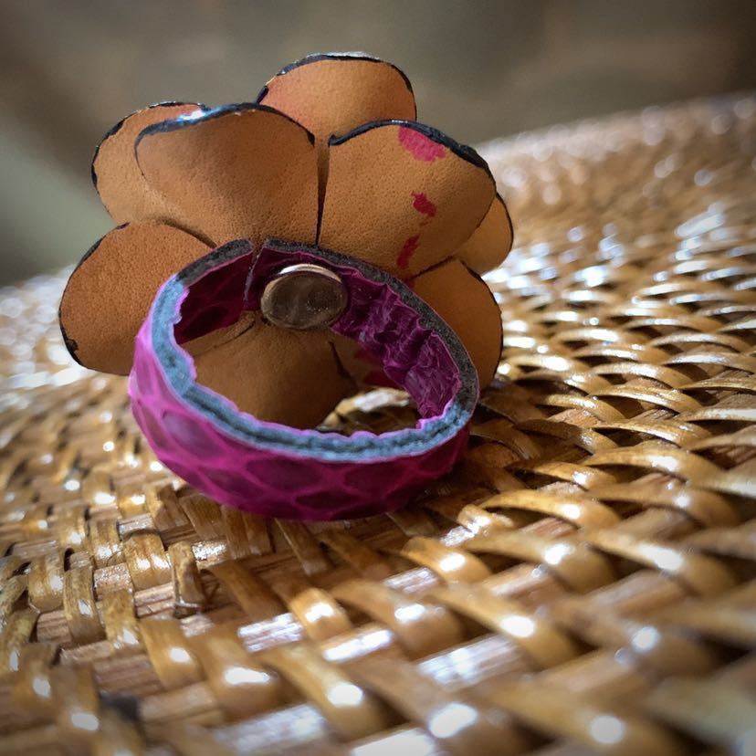 [ free shipping ][ hand made ] original leather . flower ring * free size 10~28 number * pink * in present .* ST_L1_14