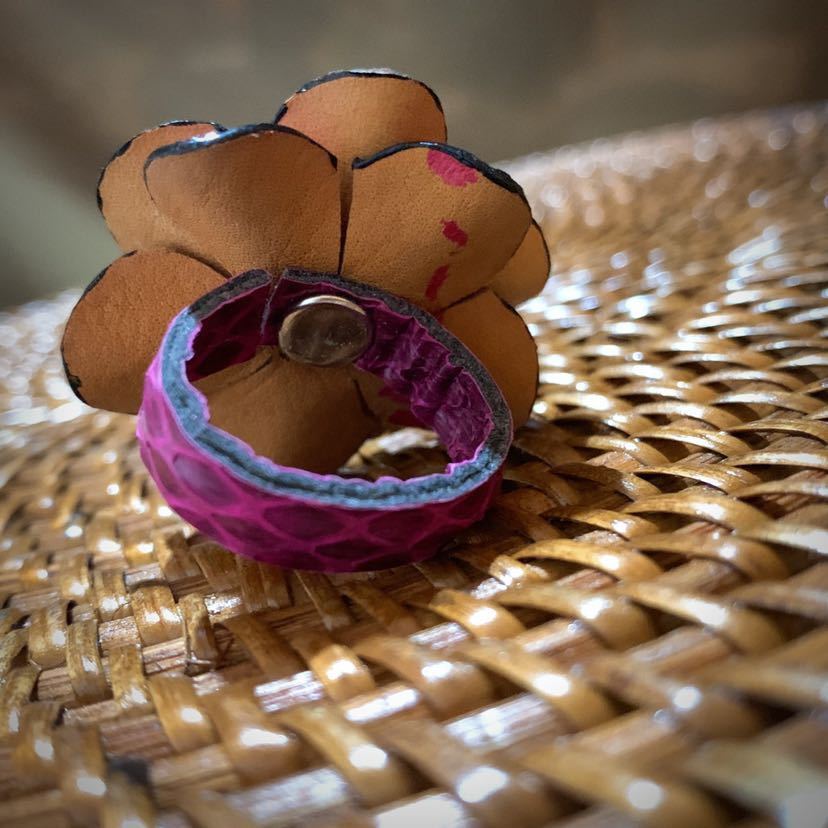 [ free shipping ][ hand made ] original leather . flower ring * free size 10~28 number * pink * in present .* ST_L1_14