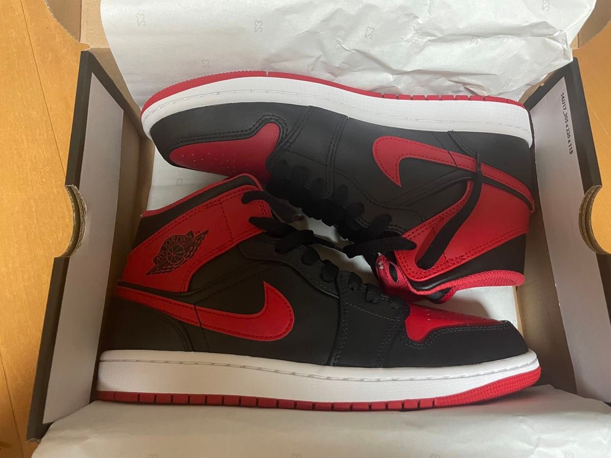 新品国内正規品 NIKE AIR JORDAN 1 MID 新品国内正規品 NIKE AIR JORDAN 1 MID