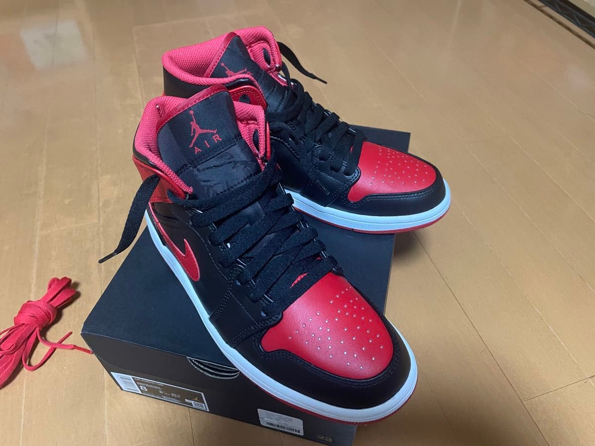 新品国内正規品 NIKE AIR JORDAN 1 MID 新品国内正規品 NIKE AIR JORDAN 1 MID