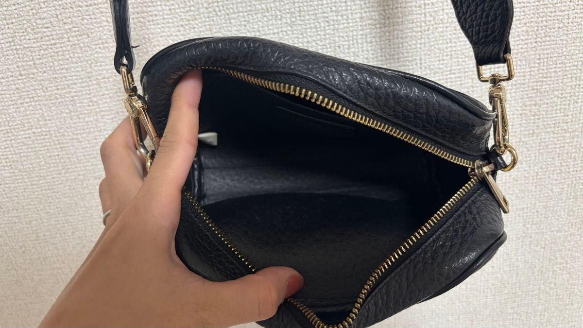 極美品】FURLA フルラ ショルダーバッグ レザー 革 ブラック 黒 極美品】FURLA フルラ ショルダーバッグ レザー 革 ブラック 黒