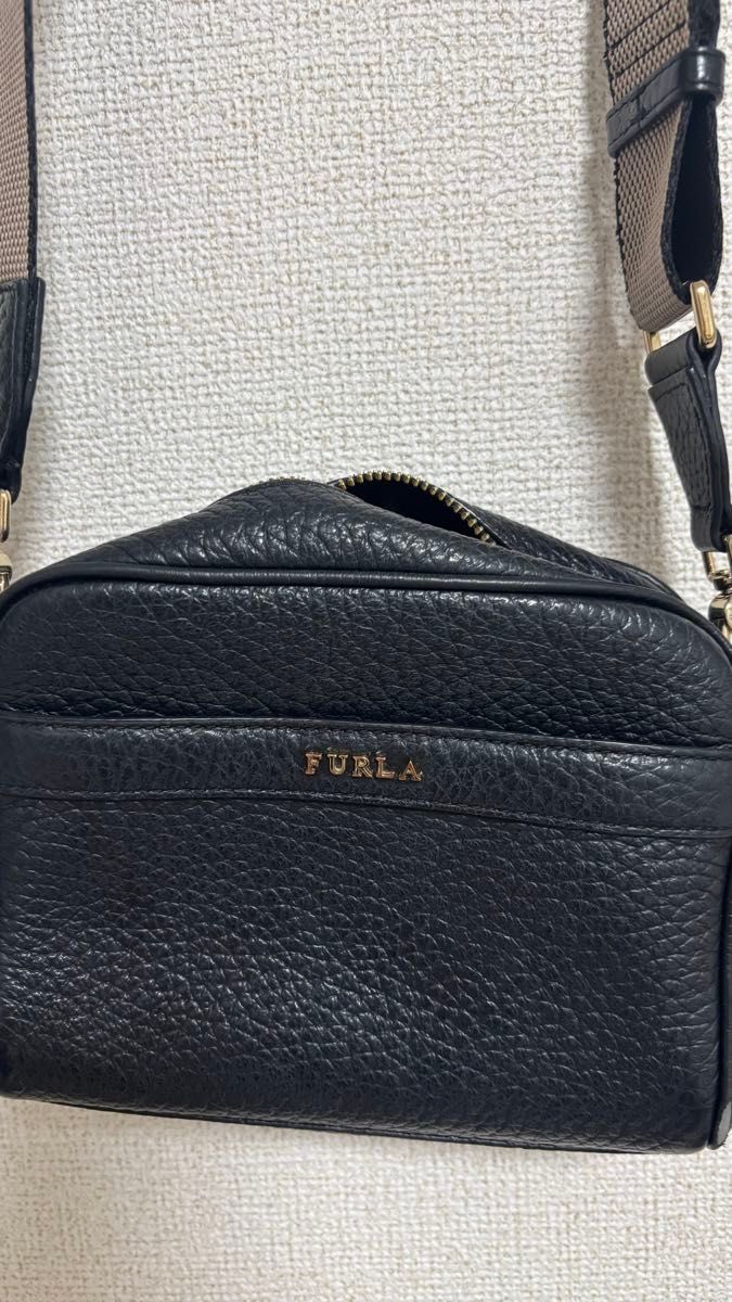 極美品】FURLA フルラ ショルダーバッグ レザー 革 ブラック 黒 極美品】FURLA フルラ ショルダーバッグ レザー 革 ブラック 黒