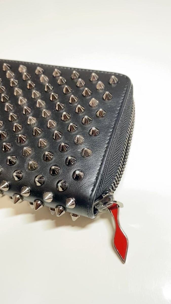 Christian Louboutin 長財布【中古品】
