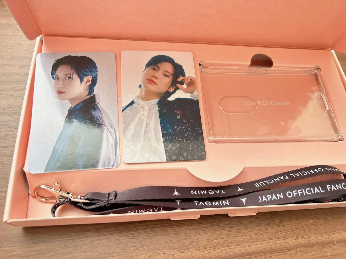 SHINee テミン フォトカード2枚+カードケースフォルダー ファン SHINee テミン フォトカード2枚+カードケースフォルダー ファン