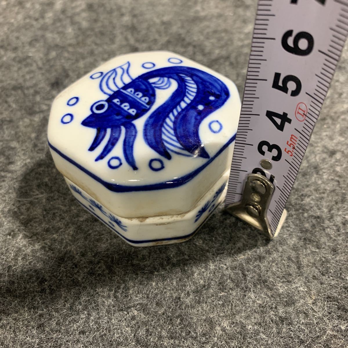 R0544 染付 陶器製 香合 小物入れ 印泥 金魚_画像8