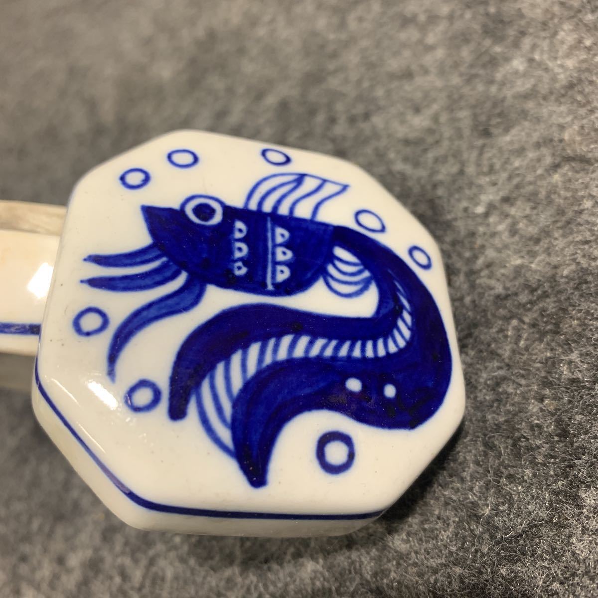 R055 blue and white ceramics ceramics made incense case case seal mud goldfish fragrance 