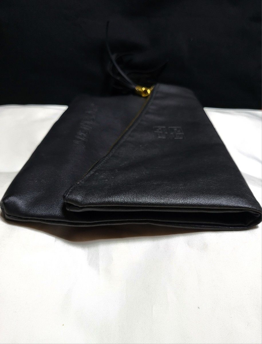 GIVENCHY ジバンシー ロゴ付き 2way ショルダー&クラッチバッグ GIVENCHY ジバンシー ロゴ付き 2way ショルダー&クラッチバッグ