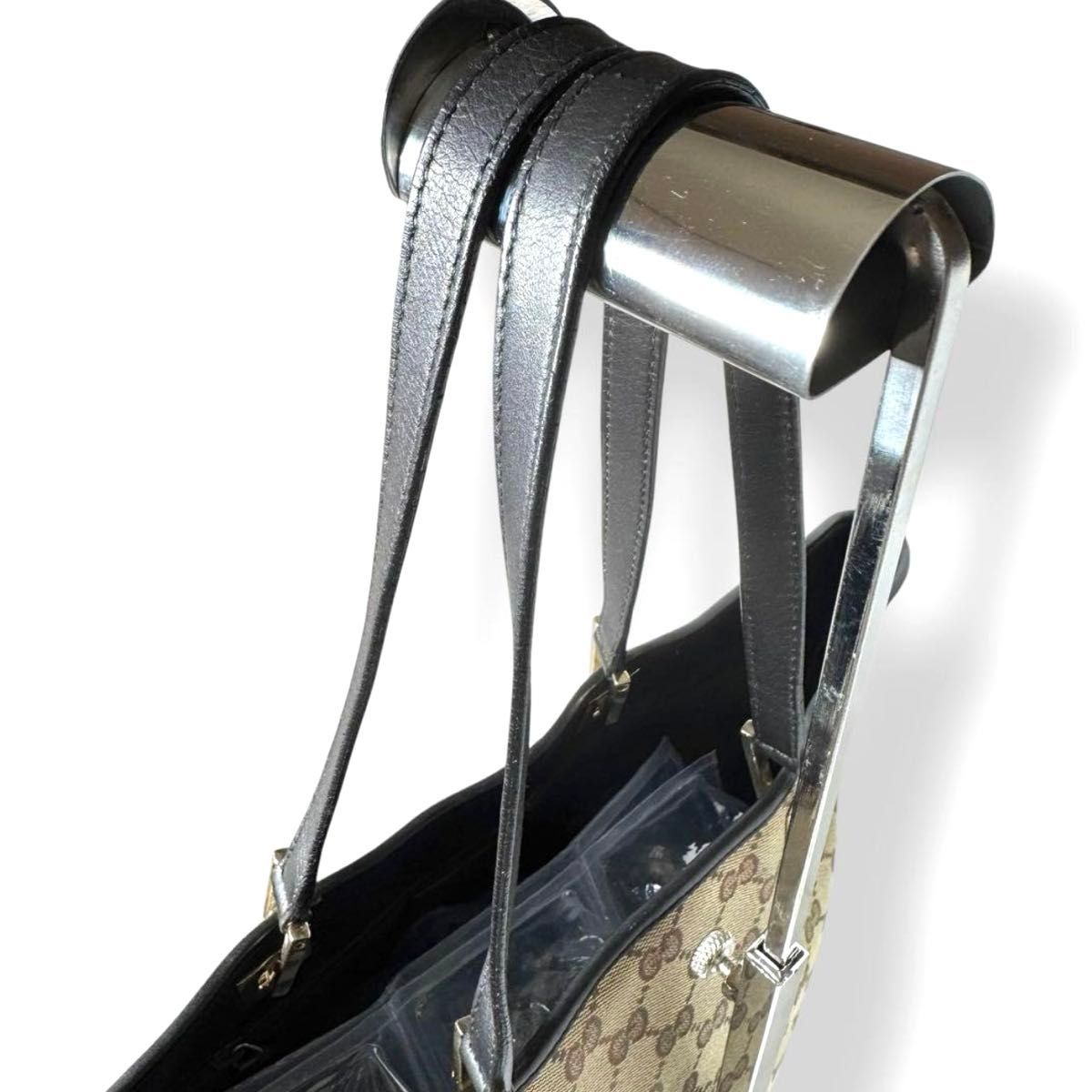 GUCCI GGキャンバス トートバッグ ゴールド金具 肩掛け 手提げ GUCCI GGキャンバス トートバッグ ゴールド金具 肩掛け 手提げ