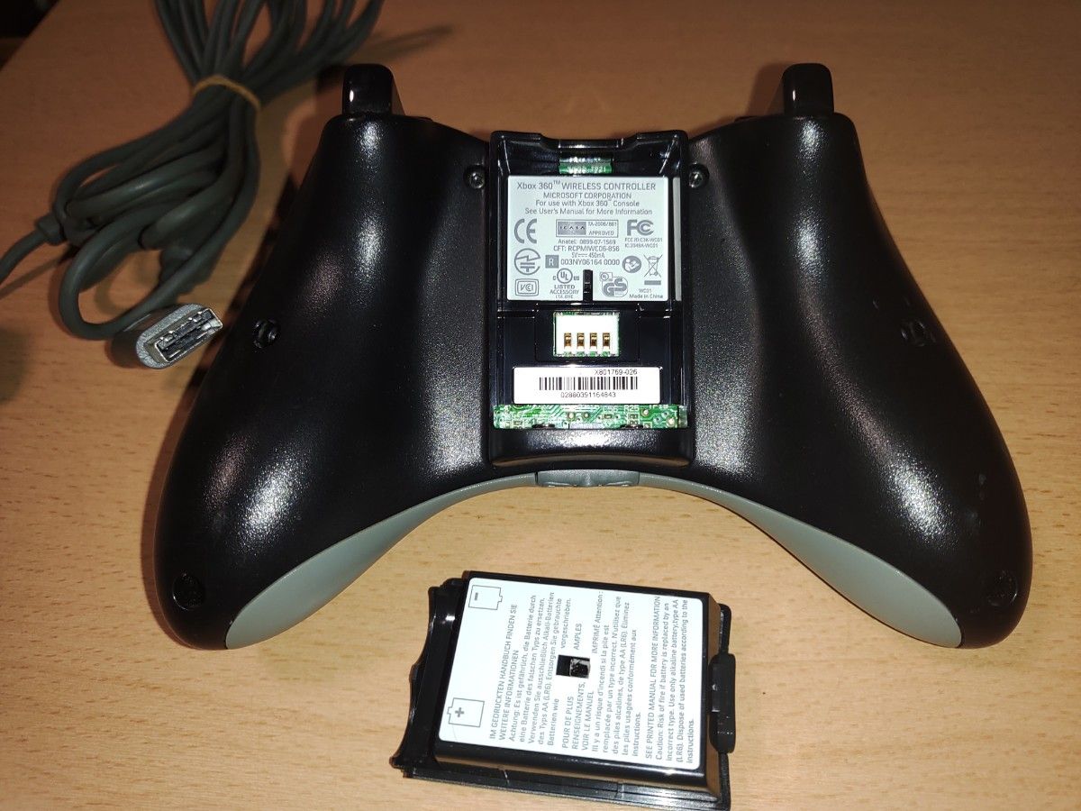 XBOX360 マイクロソフト純正 有線/無線兼用コントローラー 黒 XBOX360 マイクロソフト純正 有線/無線兼用コントローラー 黒