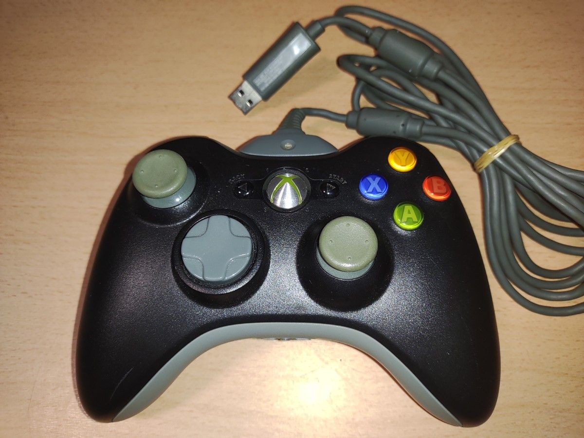 XBOX360 マイクロソフト純正 有線/無線兼用コントローラー 黒 XBOX360 マイクロソフト純正 有線/無線兼用コントローラー 黒