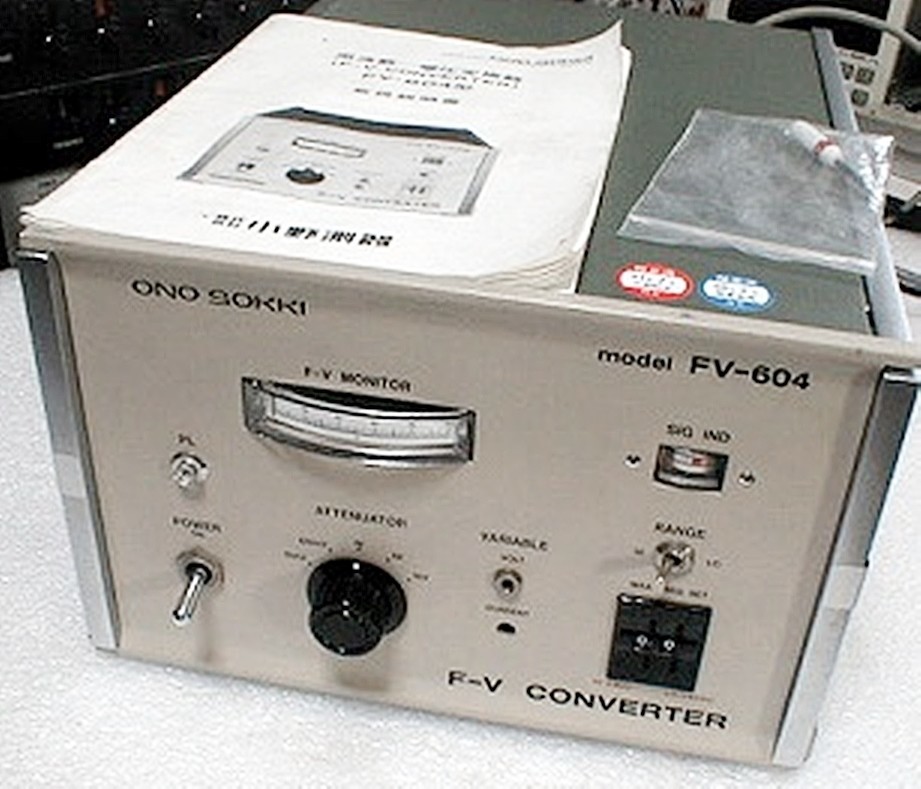 正常動作品】小野測器 FV604 100Hz-9.9KHz F-Vコンバータ 正常動作品】小野測器 FV604 100Hz-9.9KHz F-Vコンバータ