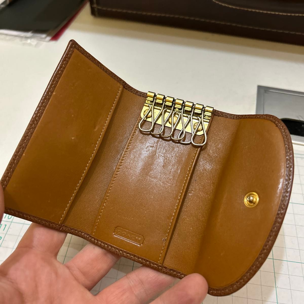 美品】coach コーチ キーケース オールレザー ブラウン 6連 男女 美品】coach コーチ キーケース オールレザー ブラウン 6連 男女