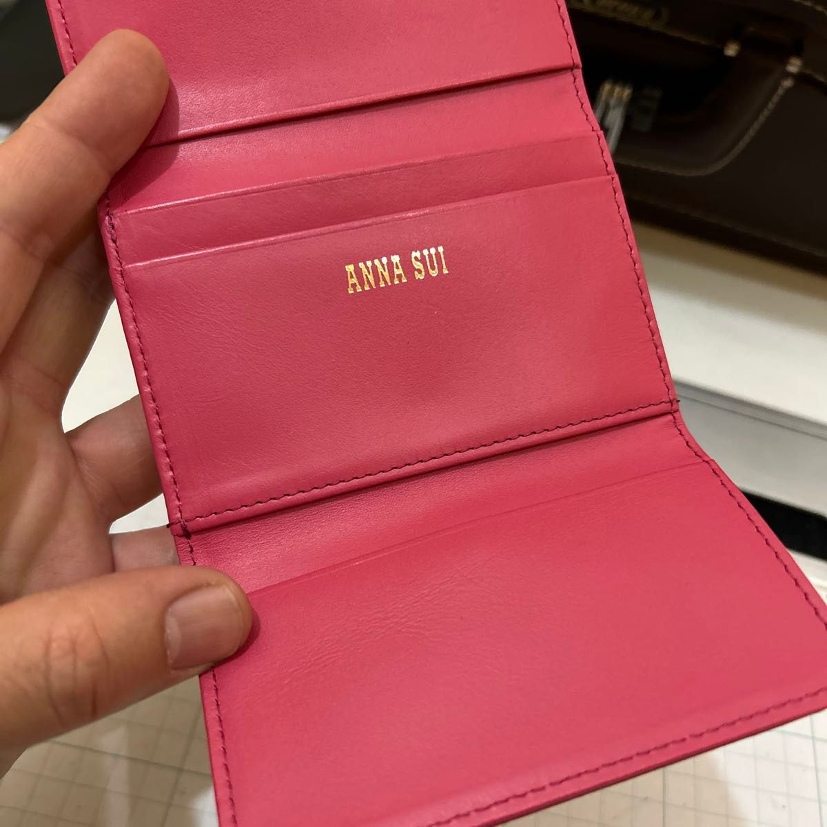 美品】ANNA SUI アナスイ 三つ折り財布 ミニ財布 ミニウォレット 美品】ANNA SUI アナスイ 三つ折り財布 ミニ財布 ミニウォレット