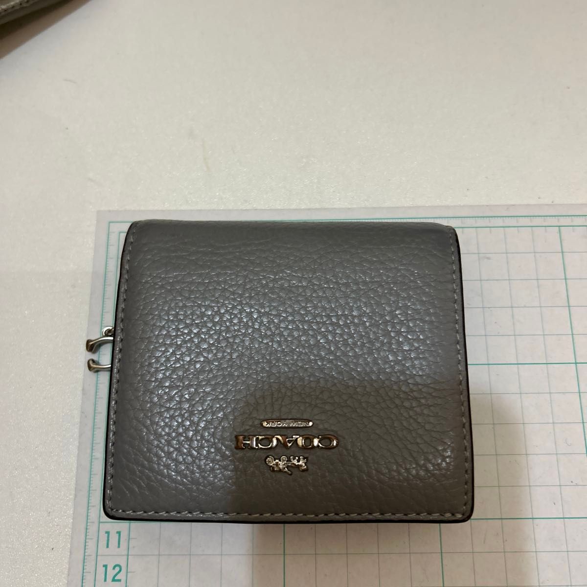 美品】 COACH コーチ 二つ折り財布 ウォレット ミニウォレット 美品】 COACH コーチ 二つ折り財布 ウォレット ミニウォレット
