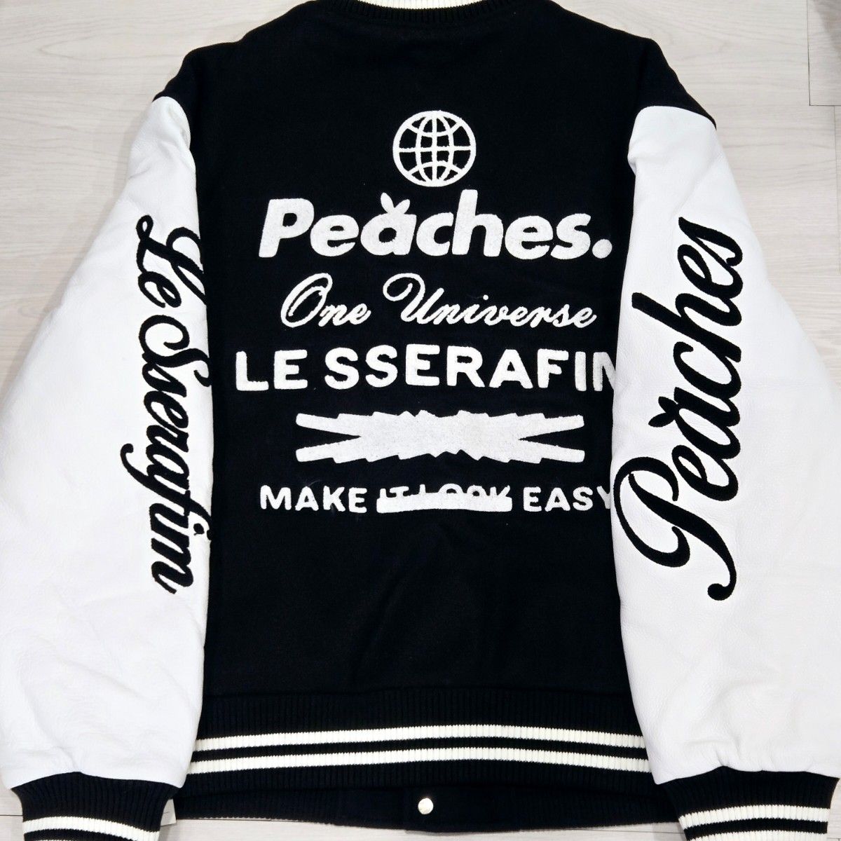 LE SSERAFIM Peaches VARSITY JACKET XL|Yahoo!フリマ(旧 LE SSERAFIM Peaches VARSITY JACKET XL|Yahoo!フリマ(旧