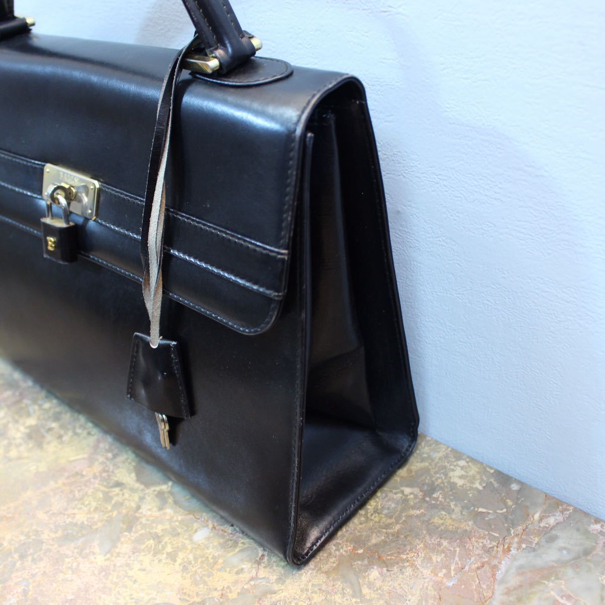 PayPayフリマ｜BALLY BELTED LEATHER HAND BAG MADE IN ITALY/バリー