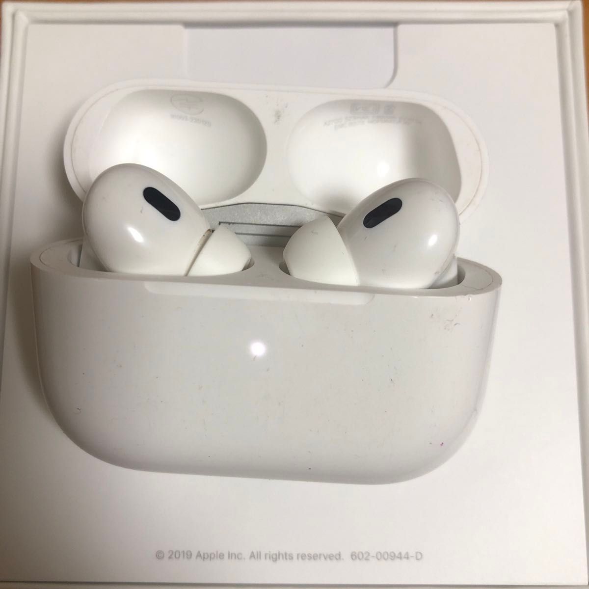 Apple AirPods Pro 第2世代 lightning ワイヤレスイヤホン A2698 Apple AirPods Pro 第2世代 lightning ワイヤレスイヤホン A2698