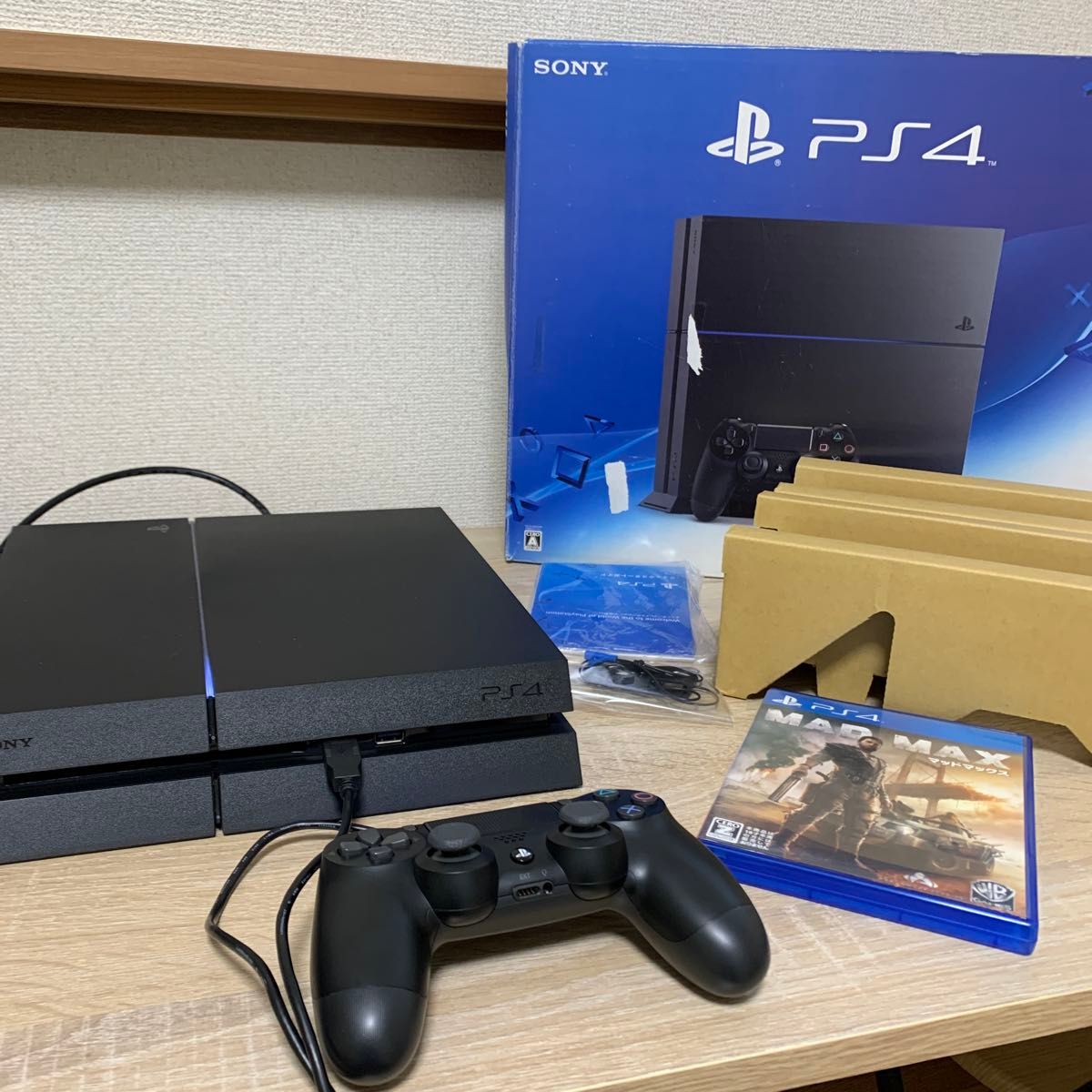 PlayStation4 ジェット・ブラック 500GB CUH-1200AB01(超美品)と PlayStation4 ジェット・ブラック 500GB CUH-1200AB01(超美品)と
