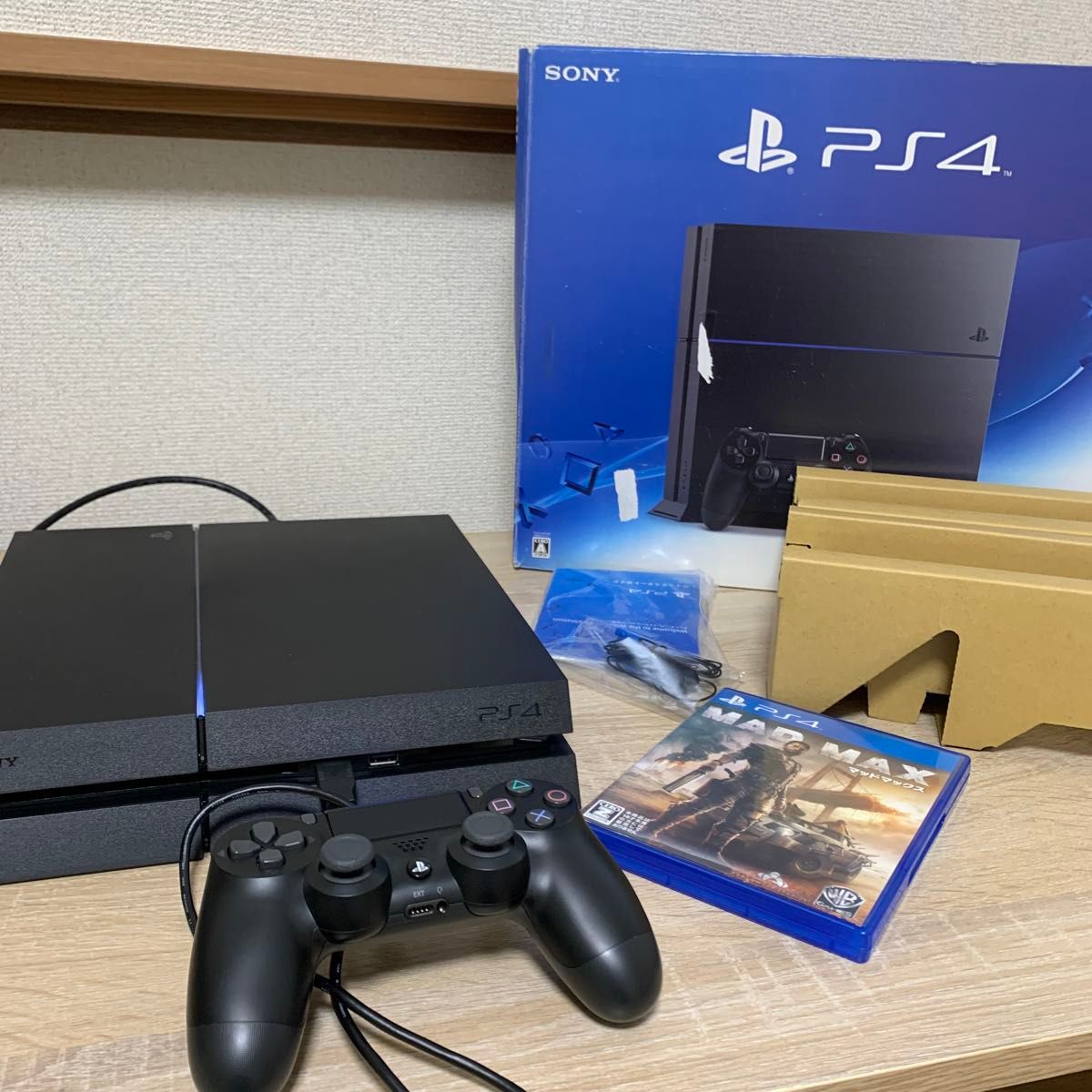 PlayStation4 ジェット・ブラック 500GB CUH-1200AB01(超美品)と PlayStation4 ジェット・ブラック 500GB CUH-1200AB01(超美品)と