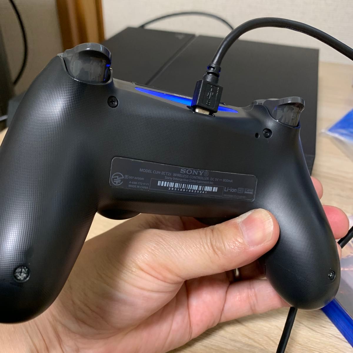 PlayStation4 ジェット・ブラック 500GB CUH-1200AB01(超美品)と PlayStation4 ジェット・ブラック 500GB CUH-1200AB01(超美品)と