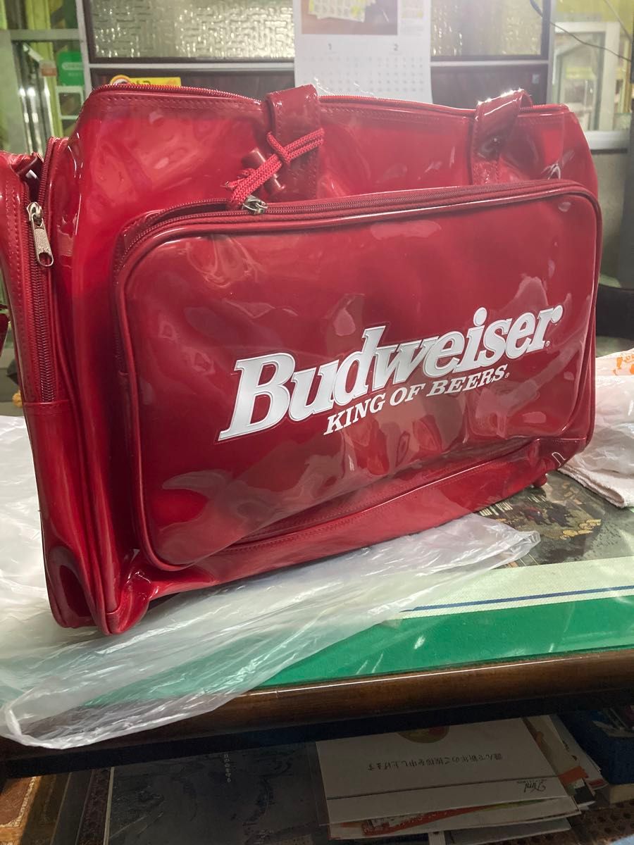 Budweiser /ボストンバッグ /レッド /エナメルバッグ ビンテージ Budweiser /ボストンバッグ /レッド /エナメルバッグ ビンテージ