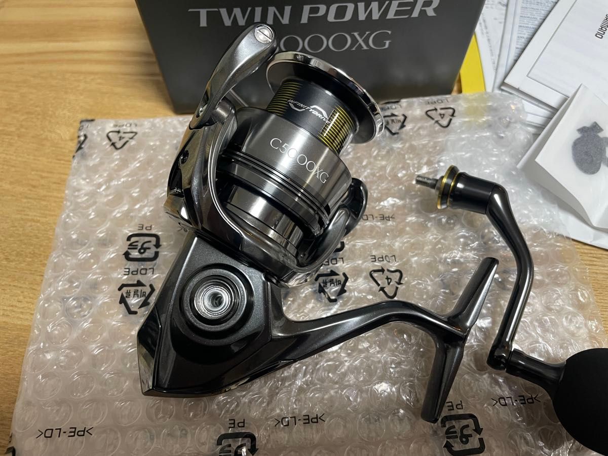 新品未使用】24 ツインパワー C5000XG シマノ スピニングリール 新品未使用】24 ツインパワー C5000XG シマノ スピニングリール