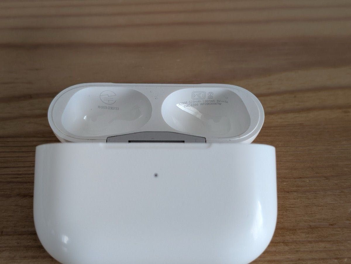 Apple AirPods Pro 第2世代 MagSafe USB-Cケース A3048 MTJV3J/A Apple AirPods Pro 第2世代 MagSafe USB-Cケース A3048 MTJV3J/A