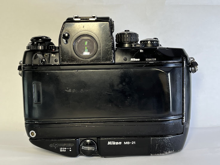 ☆訳アリの良品☆ニコン NIKON F4S ボディDP-20 / バッテリー ☆訳アリの良品☆ニコン NIKON F4S ボディDP-20 / バッテリー
