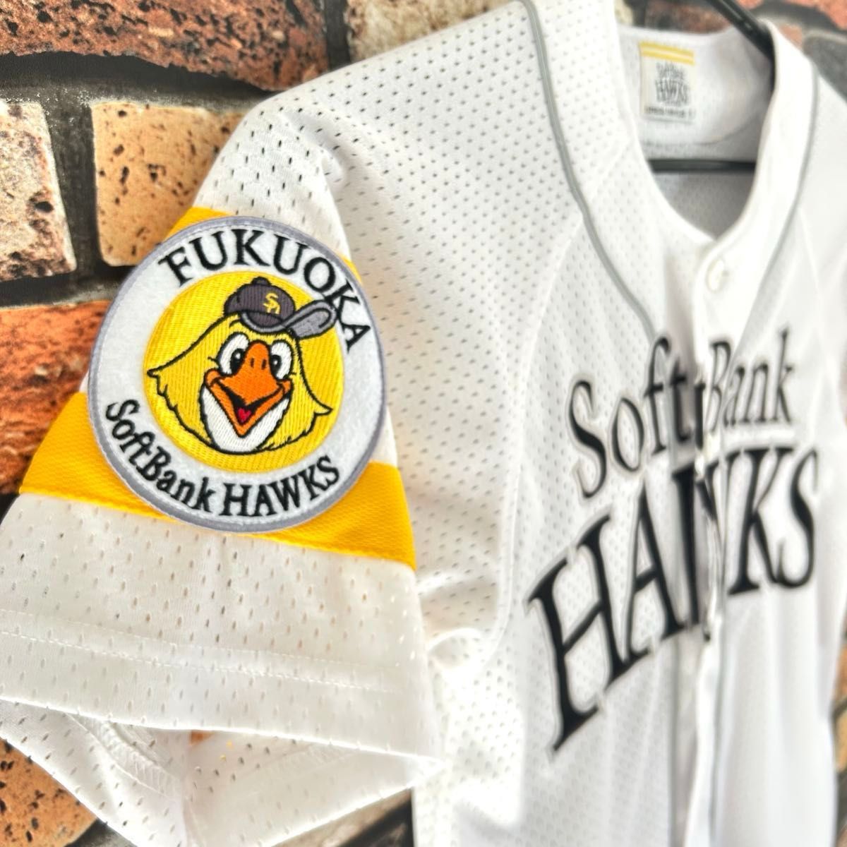 美品 福岡 ソフトバンクホークス ユニフォーム Sサイズ SoftBank 美品 福岡 ソフトバンクホークス ユニフォーム Sサイズ SoftBank