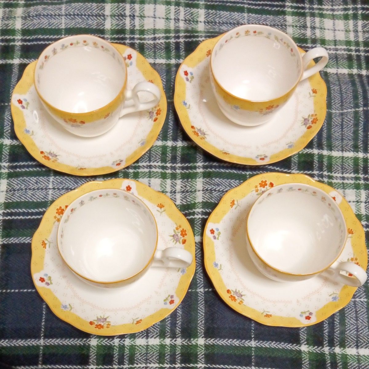 ノリタケ トゥルーラブ マグカップ&ソーサー 4客セット TRUE ノリタケ トゥルーラブ マグカップ&ソーサー 4客セット TRUE