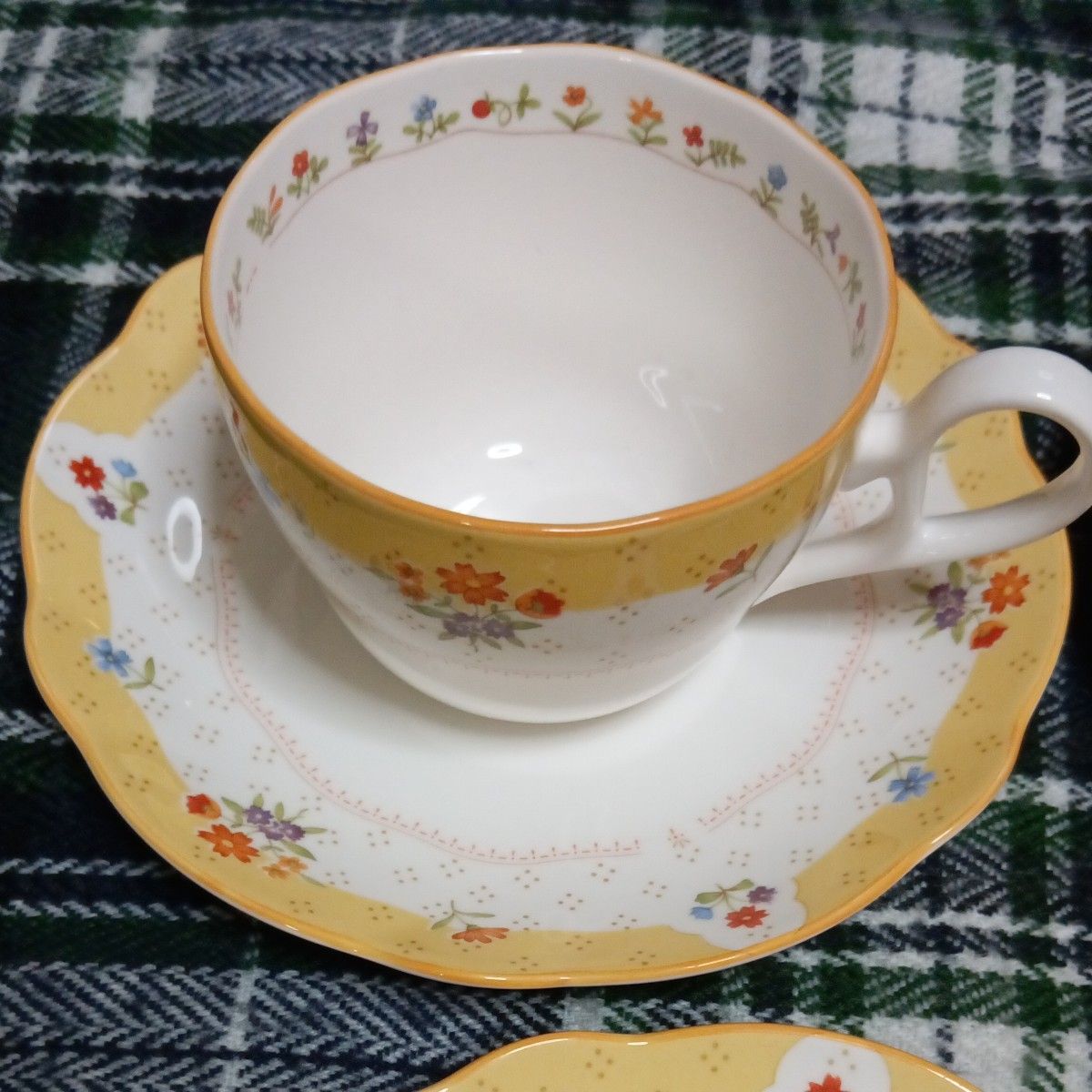 ノリタケ トゥルーラブ マグカップ&ソーサー 4客セット TRUE ノリタケ トゥルーラブ マグカップ&ソーサー 4客セット TRUE