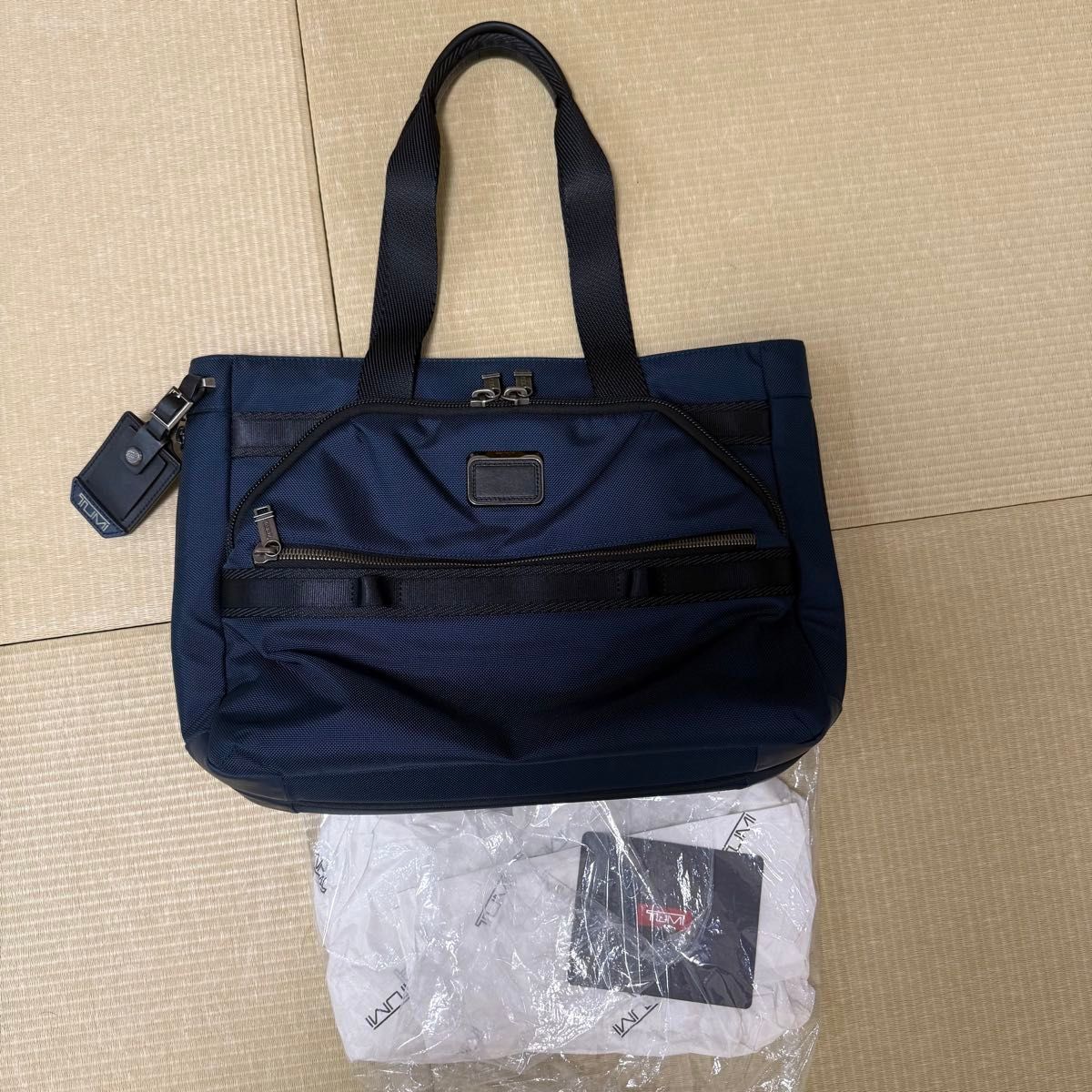 美品 TUMI ALPHA BRAVO 232704 エクスパンダブル トートバッグ 美品 TUMI ALPHA BRAVO 232704 エクスパンダブル トートバッグ