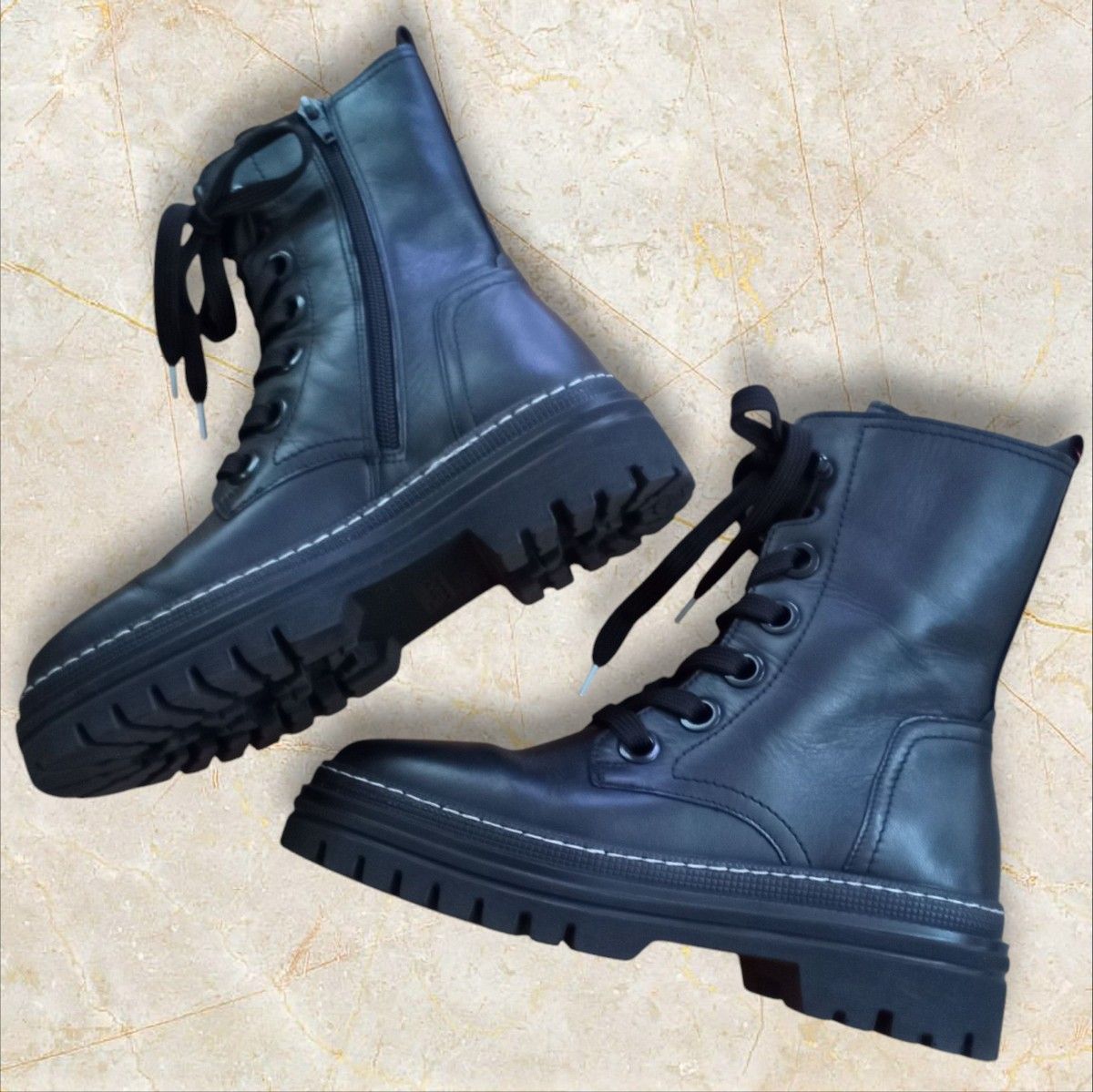 Gabor ショートブーツ ブラック 黒 3 厚底 レースアップ Gabor ショートブーツ ブラック 黒 3 厚底 レースアップ
