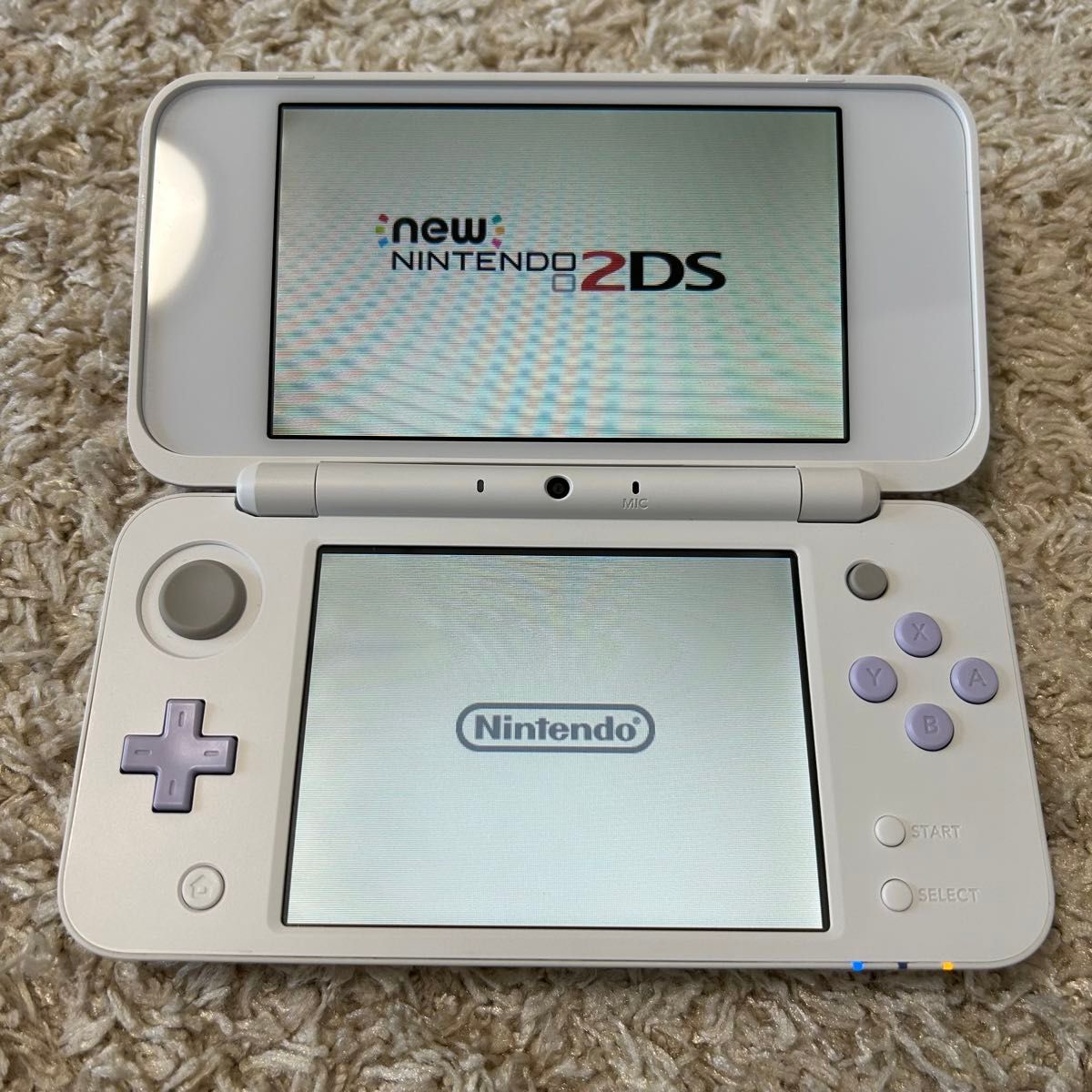 美品 充電器付 NEW Nintendo 2DSLL ラベンダー ニンテンドー 美品 充電器付 NEW Nintendo 2DSLL ラベンダー ニンテンドー