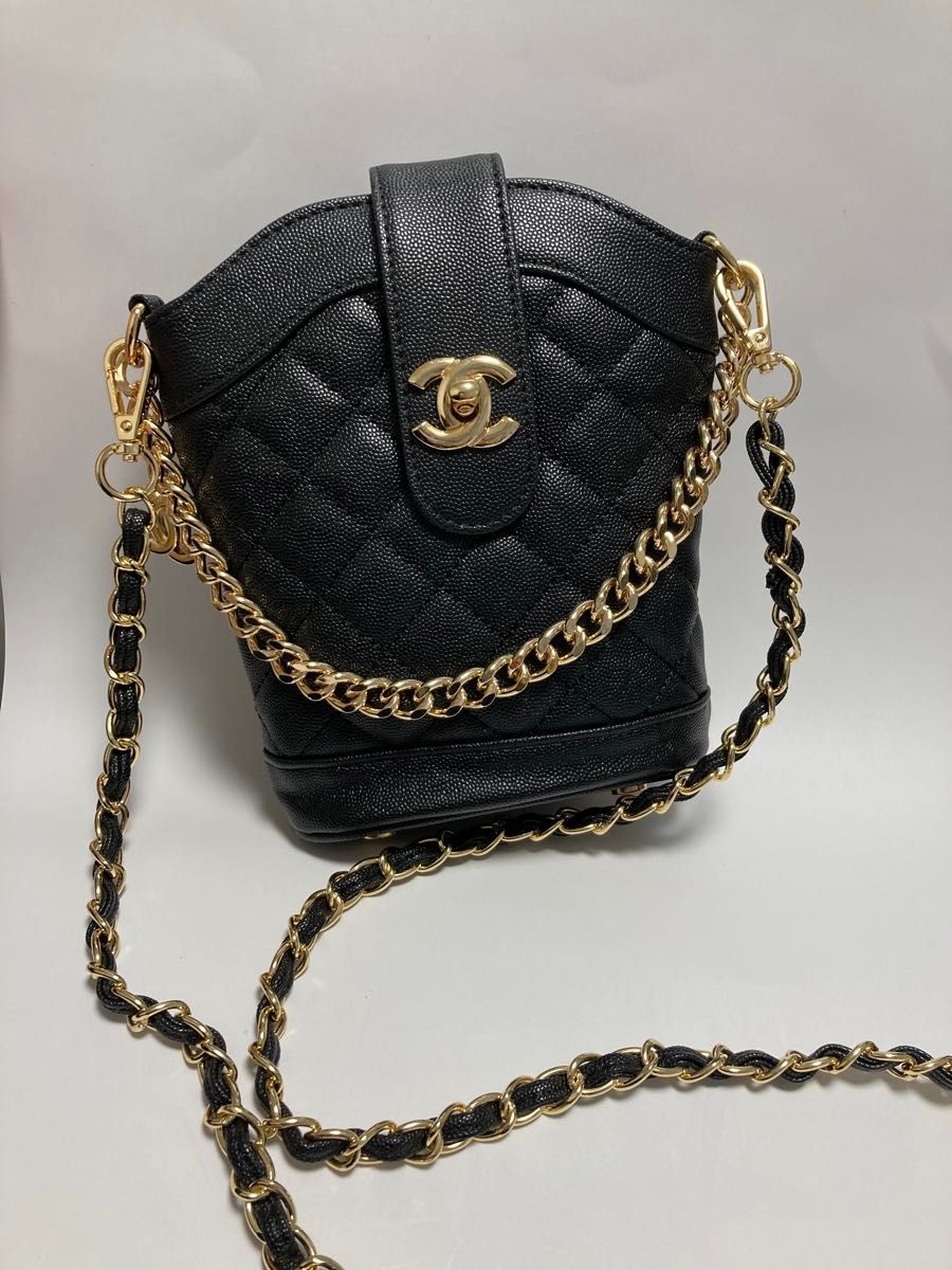 新品 CHANEL シャネル ノベルティ ショルダーバッグ ゴールド 新品 CHANEL シャネル ノベルティ ショルダーバッグ ゴールド